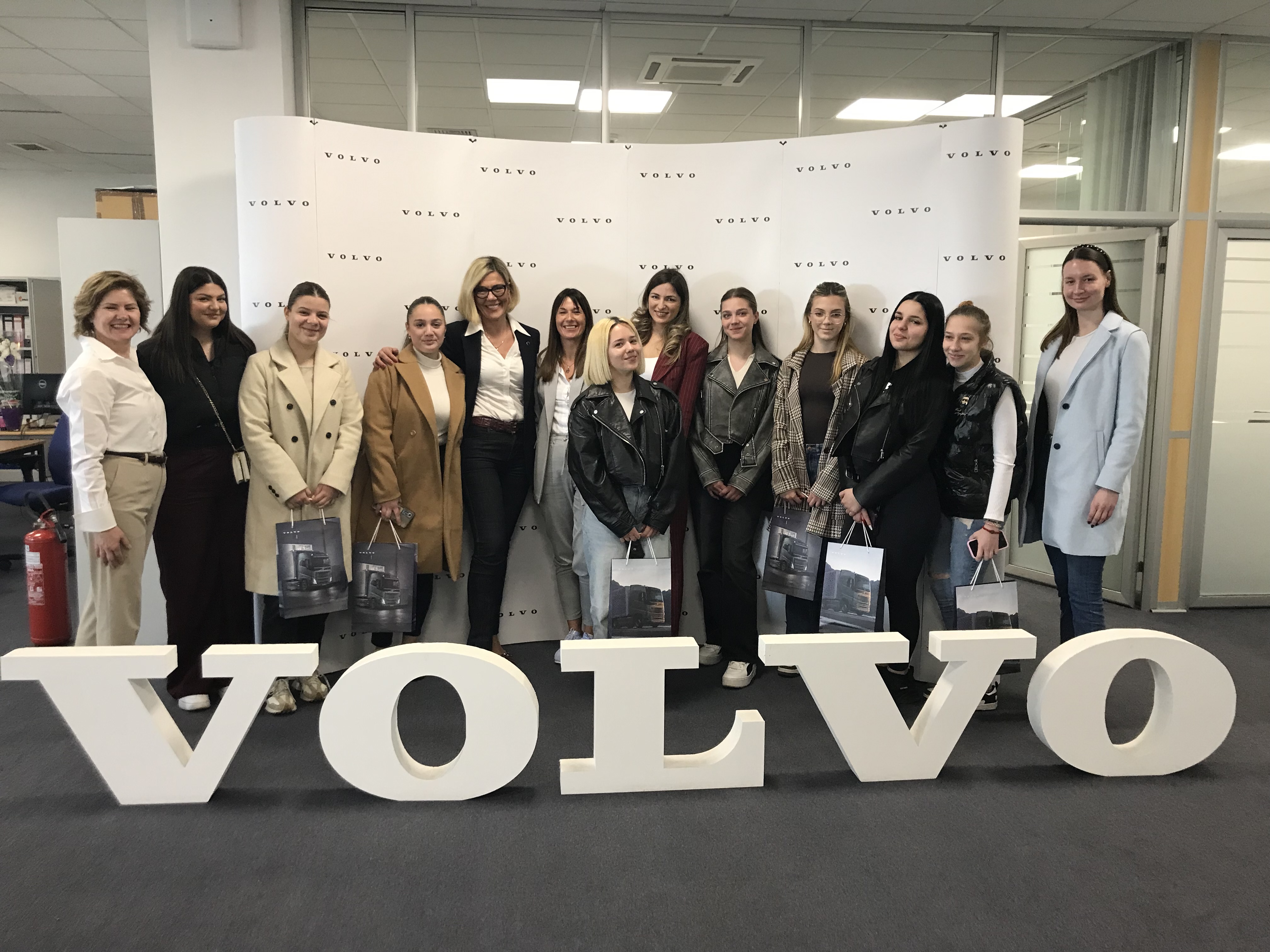 Volvo Trucks Srbija kontinuirano razvija i realizuje program rodne ...