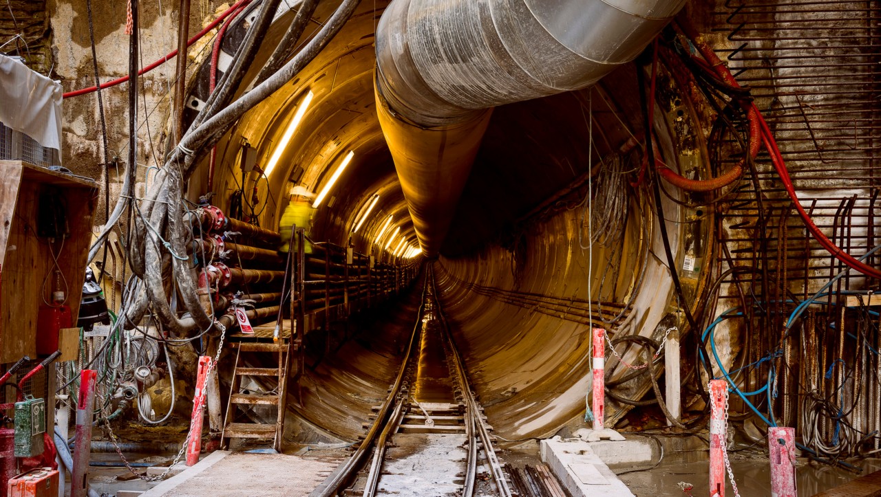 U toku je izgradnja tunela podzemne železnice.